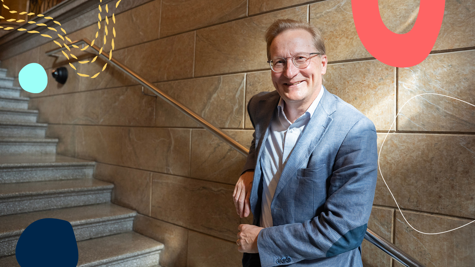 TEK-lehden Henrik Muukkonen tekee lehteä diplomi-insinööreille –